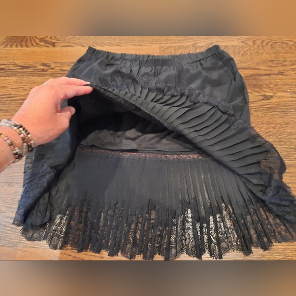 Falcon & Bloom black silk knee length skirt size M - Picture 3 of 12